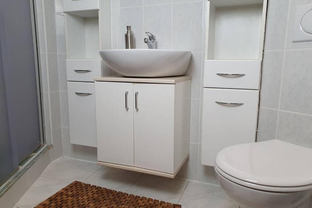Stadtb,Burggleiberg,Whirlpool,2Xbad,3Zimmernetflix Villa Krofdorf-Gleiberg Buitenkant foto
