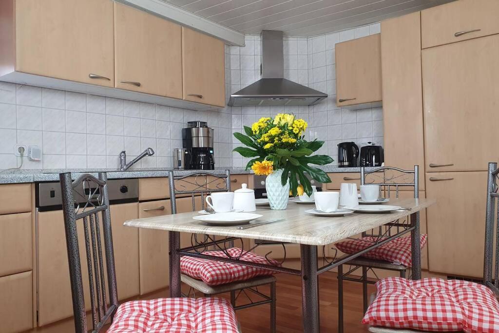 Stadtb,Burggleiberg,Whirlpool,2Xbad,3Zimmernetflix Villa Krofdorf-Gleiberg Buitenkant foto